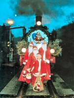 Nikolaus und Wichtel vor Lok "Fiffi" im Bf Alexisbad