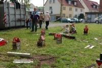 Gartenbahn mit zwei Kreisen auf der Wiese bei der AWO