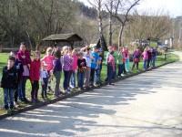 Schüler der Grundschule Harzgerode bei den Waldjugendspielen im Waldhof Silberhütte